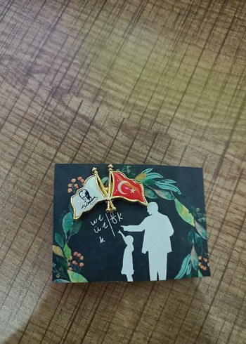 Altın Renkli Erkek Rozeti - Paris Esintili - Görsel 2