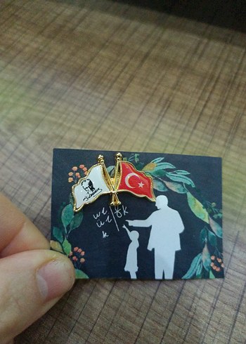 Altın Renkli Erkek Rozeti - Paris Esintili - Görsel 3