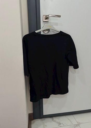 Zara Siyah V Yaka Kısa Kollu Tişört