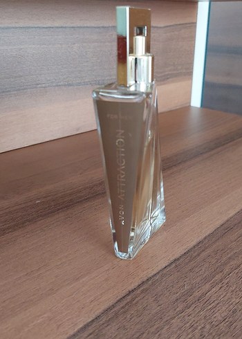 Kadın Parfümü Şişesi Metal Kapaklı avon - Görsel 3
