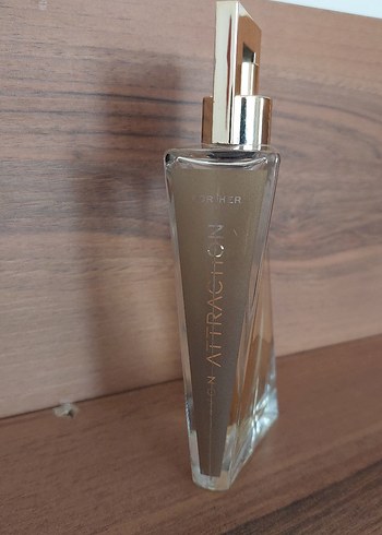 Kadın Parfümü Şişesi Metal Kapaklı avon - Görsel 2