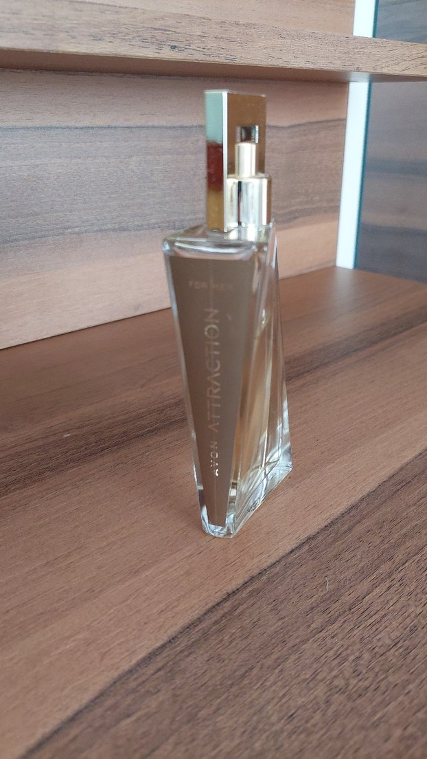 Kadın Parfümü Şişesi Metal Kapaklı avon - Görsel 3