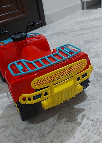 Renkli Kırmızı Oyuncak Araba - Görsel 3
