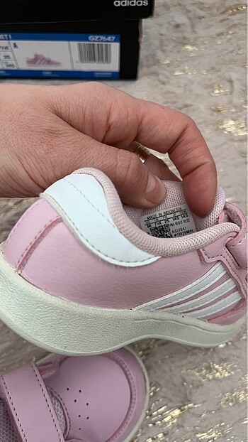 25 Beden Adidas kız çöcuk spor ayakkabısı