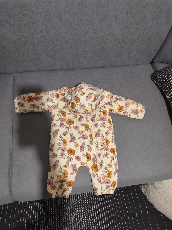 Çiçek Desenli Beyaz Bebek Tulumu - Görsel 5