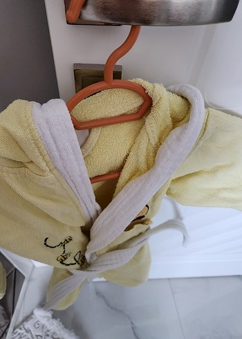 Kapüşonlu Sarı Erkek Çocuk Bornozu - Görsel 2