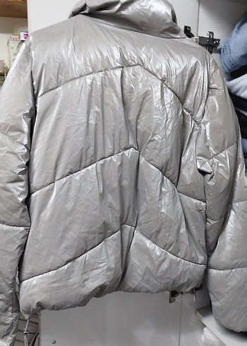 Bershka Şişme Mont - Görsel 4