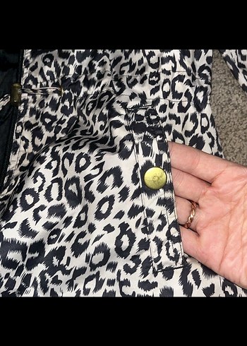 Leopar Desenli Kadın Yağmurluk - Görsel 5