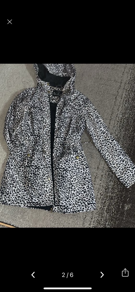 Leopar Desenli Kadın Yağmurluk - Görsel 2