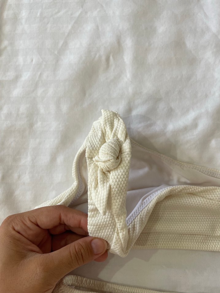 Beyaz Askılı Kız Çocuk Bikini - Görsel 3