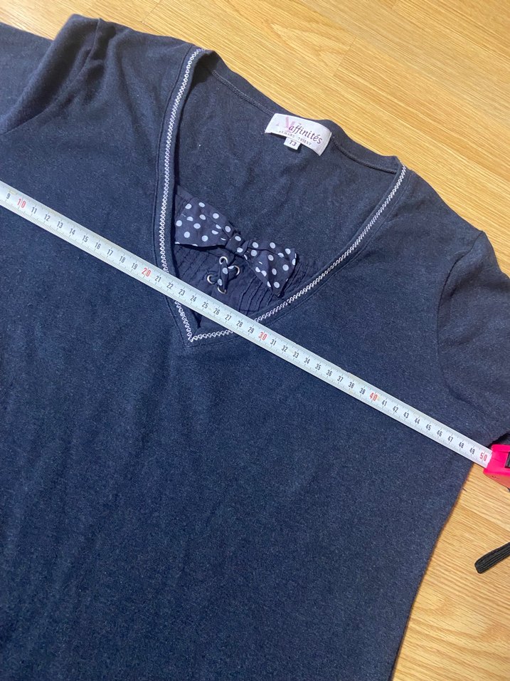 Gri V Yakalı Triko Tshirt - Görsel 3