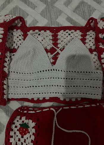 Çilek desenli örgü triko plaj takımı - Görsel 3