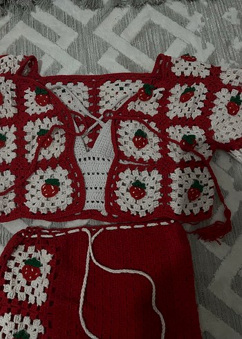 Çilek desenli örgü triko plaj takımı - Görsel 6