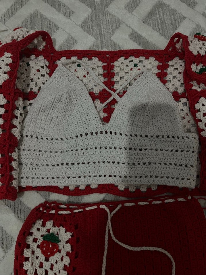 Çilek desenli örgü triko plaj takımı - Görsel 3