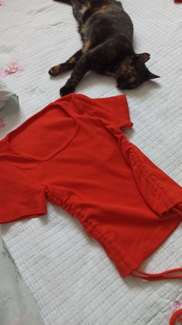 Kırmızı tişört - Görsel 3