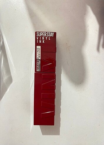 Beden kırmızı Renk Maybelline new york super stay vinly ınk uzun süre kalıcı ruj