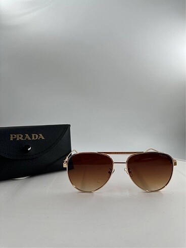 Prada güneş gözlüğü