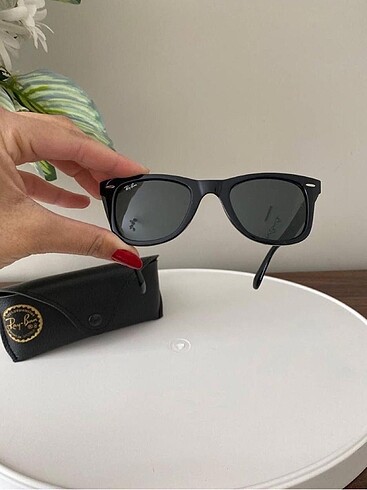 Ray ban