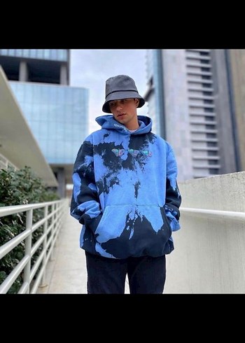 Erkek Kapüşonlu Mavi Batik Desenli Sweatshirt