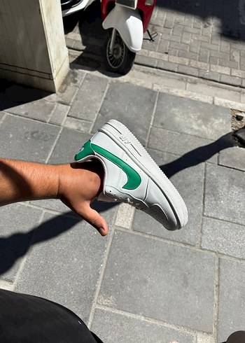 Nike Yeşil Detaylı Beyaz Stiletto Topuklu Spor Ayakkabı