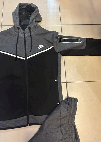 Nike Gri Siyah Fermuarlı Kadın Eşofman Takımı