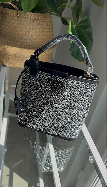 Prada taşlı