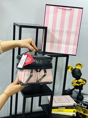 Beden Victoria?s Secret makyaj çantası