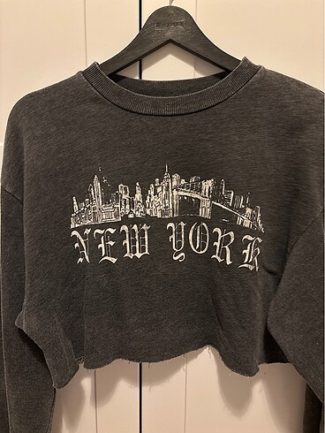 xs Beden BERSHKA CROP SWEAT (HİÇ DEFOSU YOKTUR)