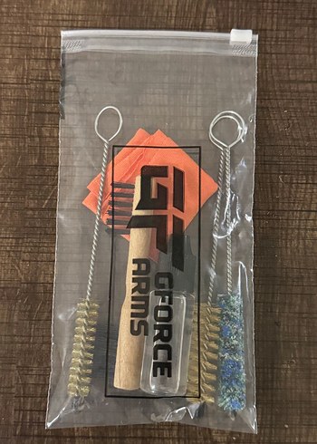 Temizlik Seti: Fırçalar, Bez ve Yağ Şişesi - Görsel 2