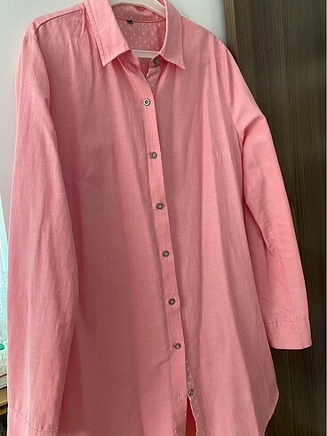 Pembe uzun gömlek