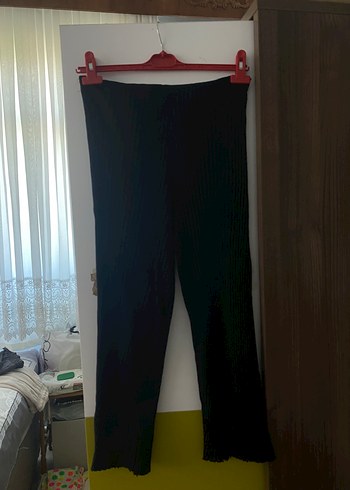 Kadın Siyah Pilili Midi Pantolon