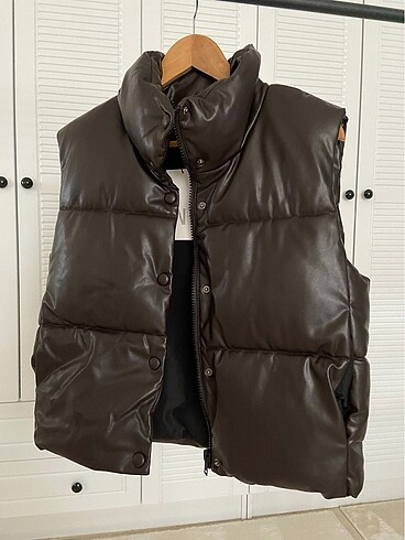 ZARA SUNİ DERİ YELEK