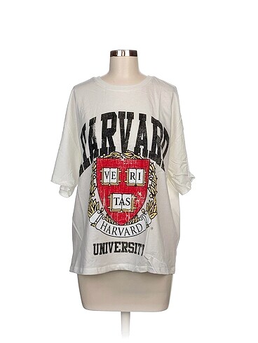 Defacto T-shirt %70 İndirimli.
