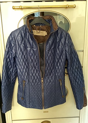 Burberry Orijinal Burberry Brit Lacivert Kapitone Mont S