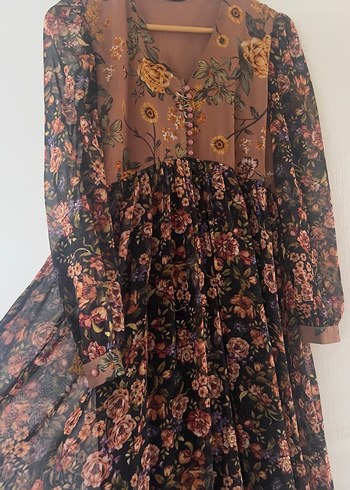 Düğmeli V Yaka Çiçekli Uzun Bohem Elbise - Görsel 5