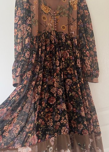 Düğmeli V Yaka Çiçekli Uzun Bohem Elbise - Görsel 3