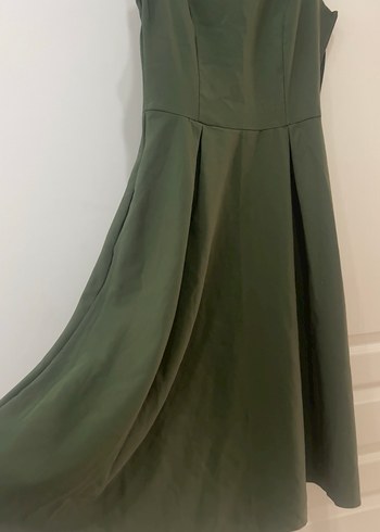 Koyu Yeşil Midi Kolsuz Pilili Elbise - Görsel 3