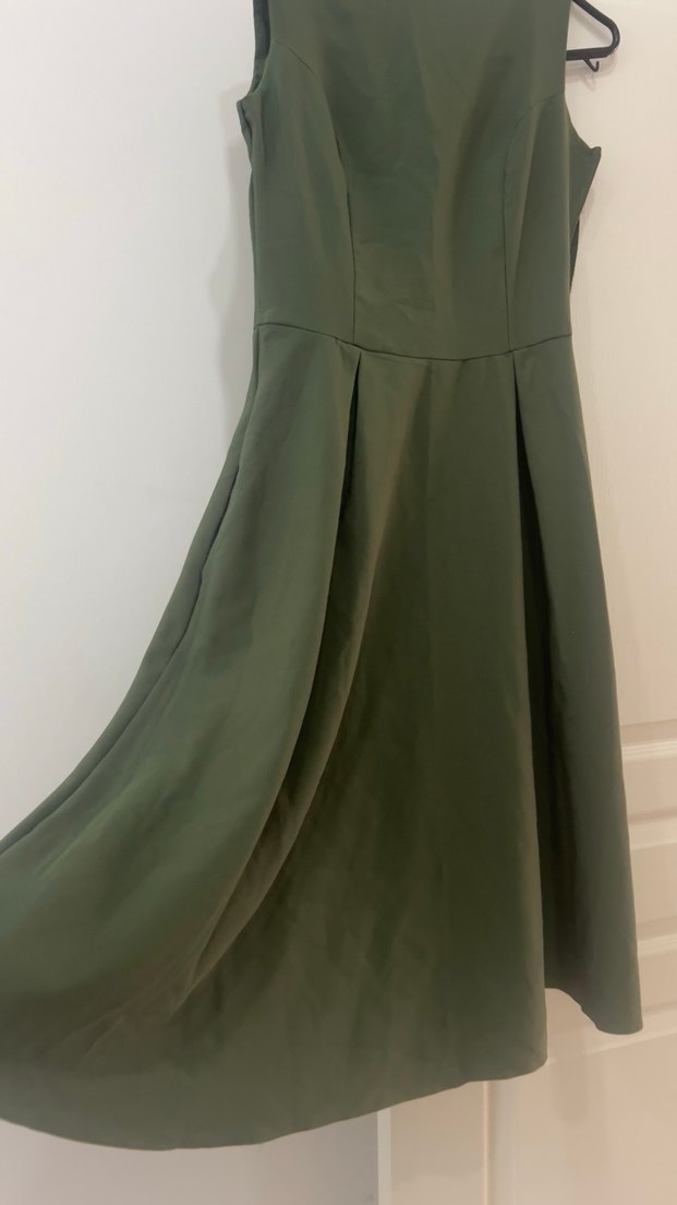 Koyu Yeşil Midi Kolsuz Pilili Elbise - Görsel 3