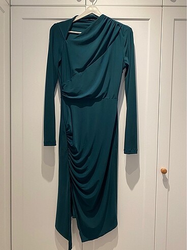 Trendyolmilla yırtmaçlı elbise - Görsel 2