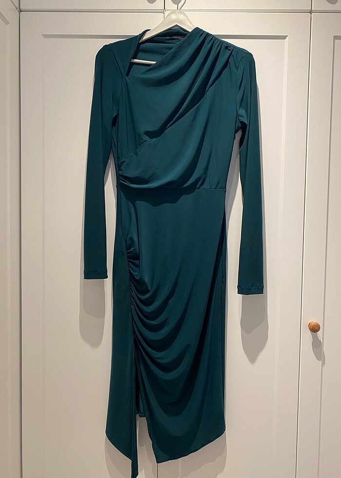 Trendyolmilla yırtmaçlı elbise - Görsel 2