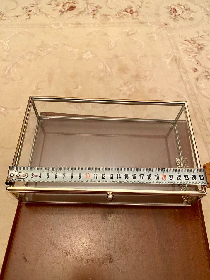 Parlak Altın Renkli Makyaj Organizer Kutusu - Görsel 2