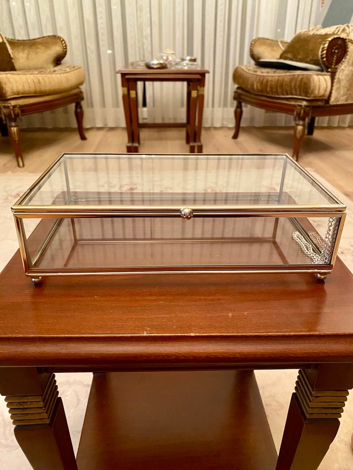 Parlak Altın Renkli Makyaj Organizer Kutusu - Görsel 4