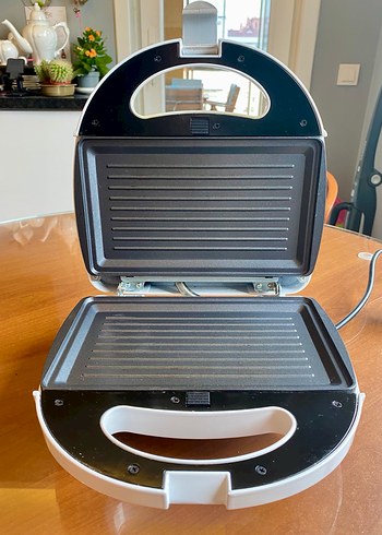 Homend Beyaz Sandviç ve Tost Makinesi - Görsel 5