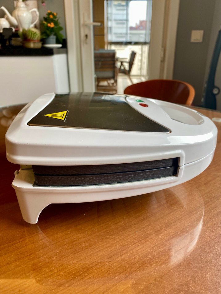 Homend Beyaz Sandviç ve Tost Makinesi - Görsel 4