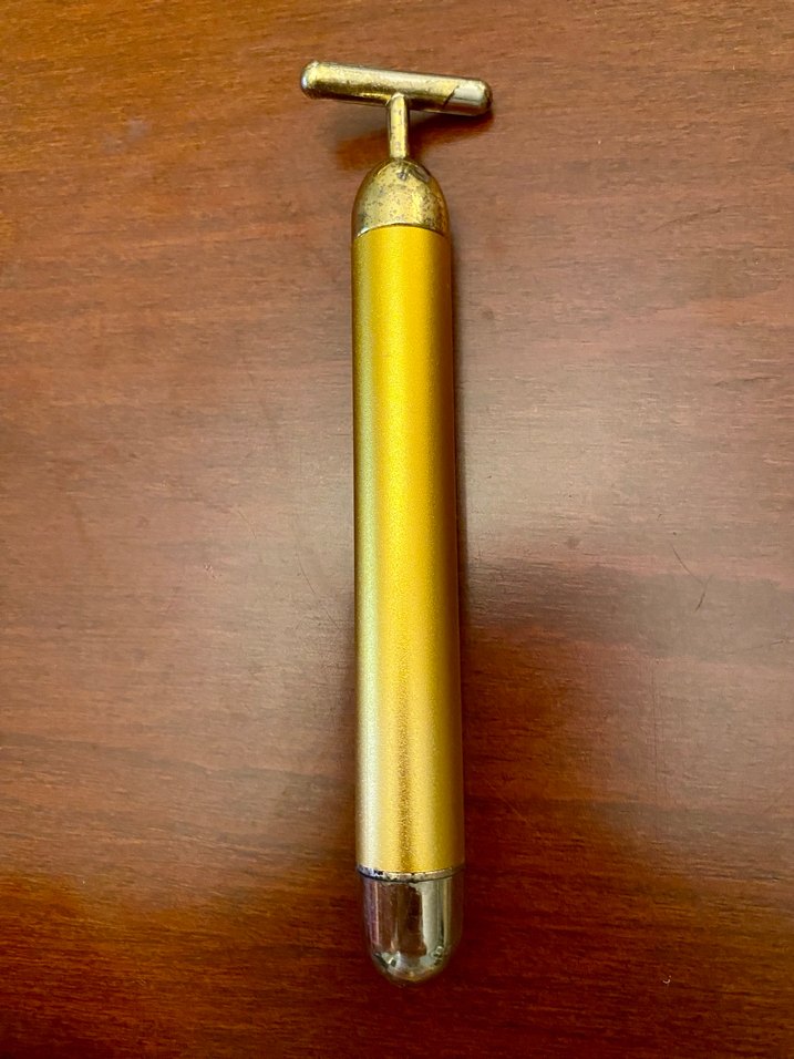 Titreşimli yüz masajı ve yüz temizleme cihazı. - Görsel 2