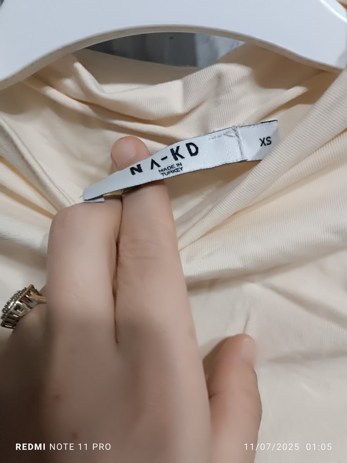 Bej Drapeli Yüksek Yakalı Uzun Elbise - Görsel 5