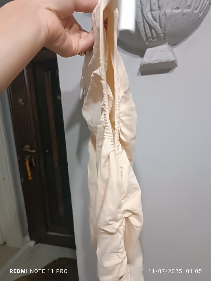 Bej Drapeli Yüksek Yakalı Uzun Elbise - Görsel 4