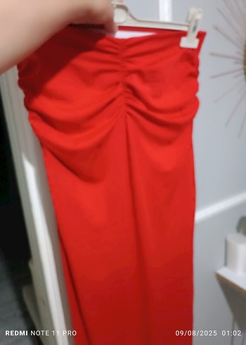 Kırmızı Drapeli Uzun Straplez Etek - Görsel 5