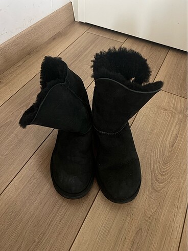 ugg bot