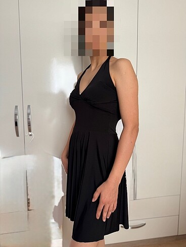 m Beden Siyah boyundan bağlamalı elbise
